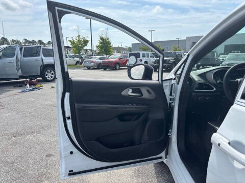 2027 Chrysler Pacifica Limited
