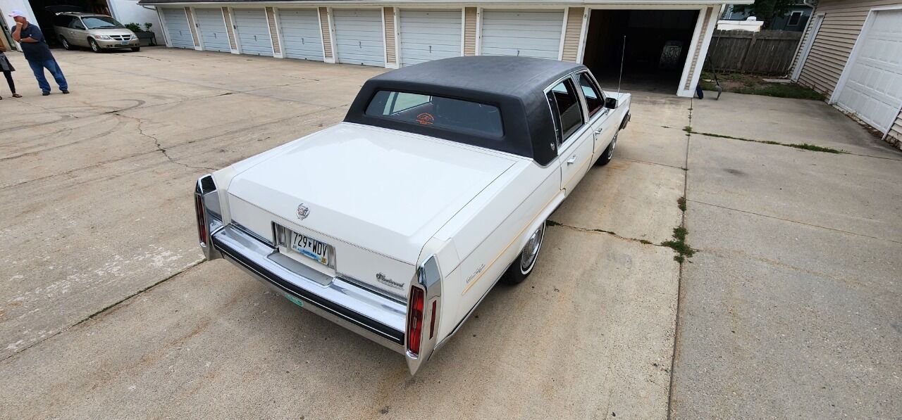 1984 Cadillac Fleetwood Brougham 14