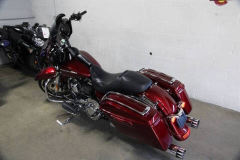 2017 Harley-Davidson STREET GLI