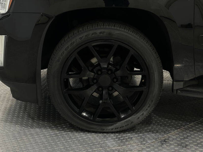 2016 Cadillac Escalade Luxury Collection