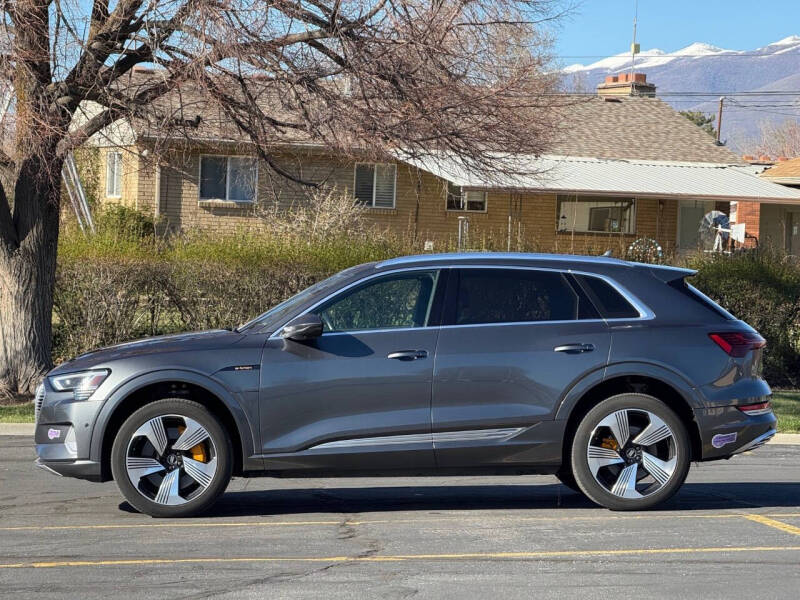 2019 Audi e-tron quattro Prestige