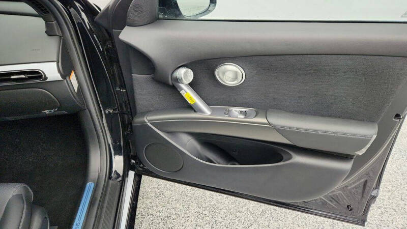 2026 Genesis GV60 Standard