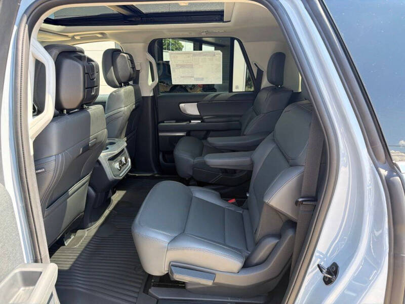 2027 Ford Expedition MAX Active