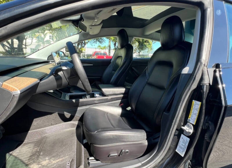 2021 Tesla Model 3 Standard Range Plus