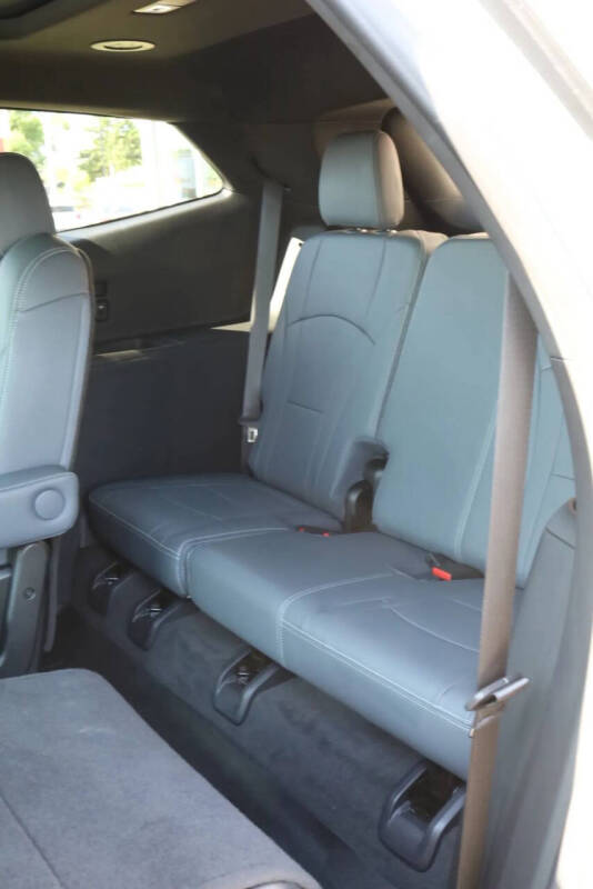 2022 Buick Enclave Essence