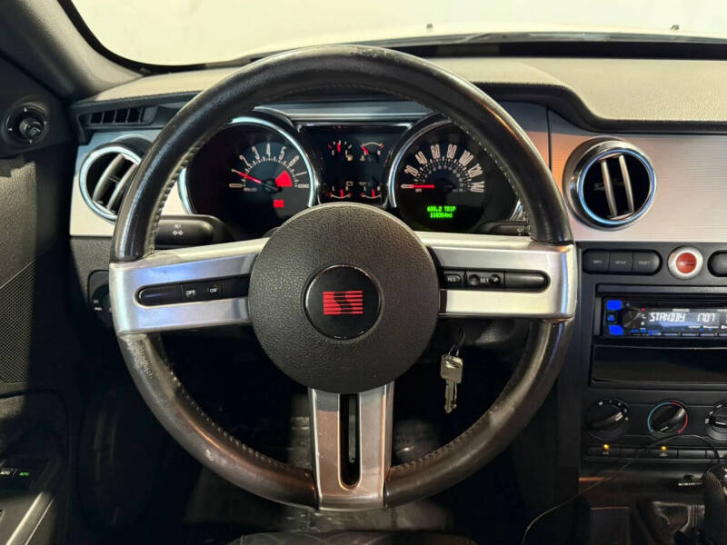 2005 Ford Mustang GT Deluxe