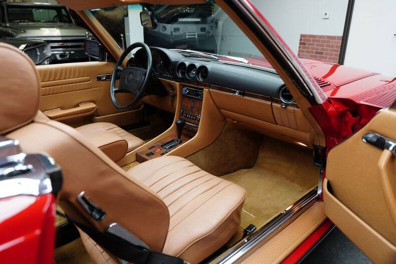 1986 Mercedes-Benz 560-Class 560 SL