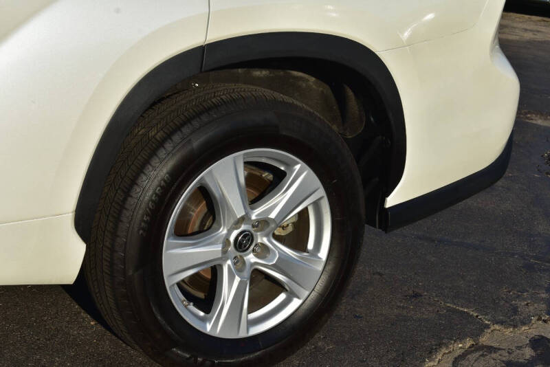 2021 Toyota Highlander LE