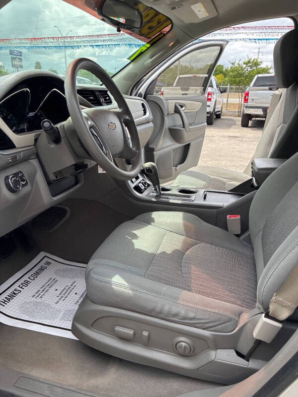 2017 Chevrolet Traverse LS