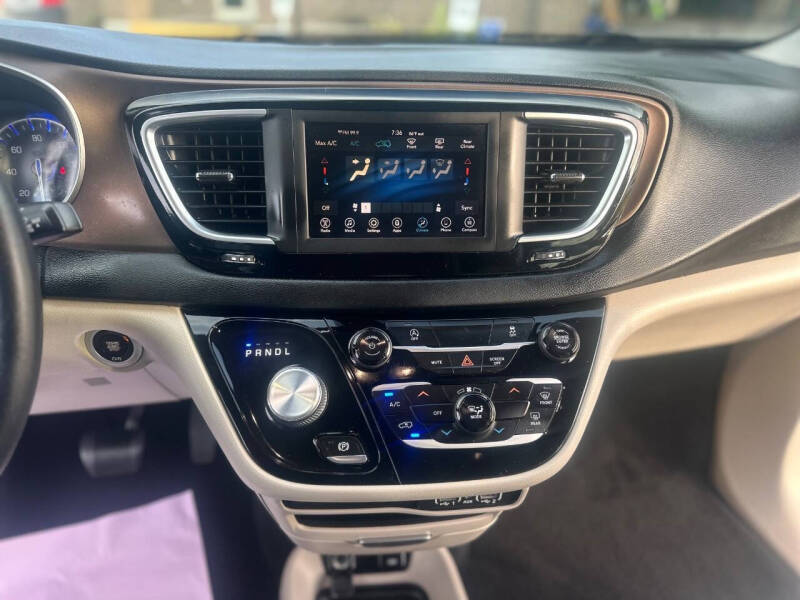 2021 Chrysler Voyager LXi