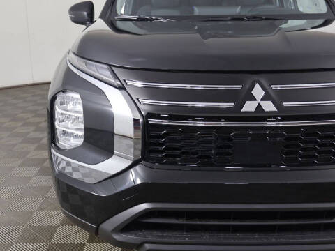 2026 Mitsubishi Outlander ES