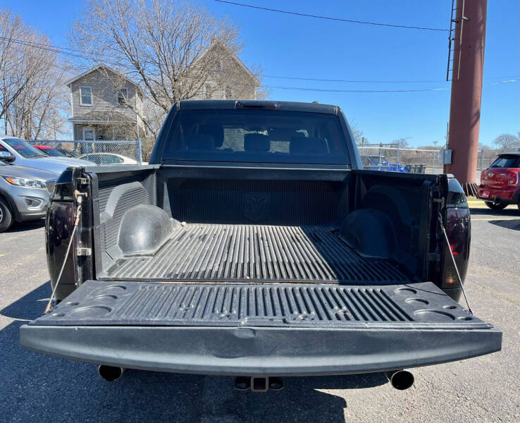 2009 Dodge Ram 1500 Pickup SLT photo 11