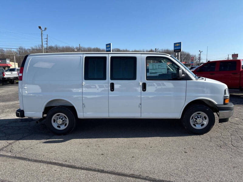2025 Chevrolet Express 2500