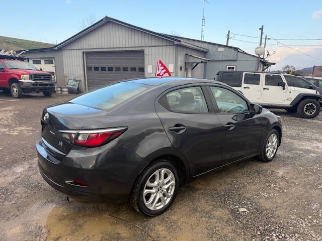 2017 Toyota Yaris iA