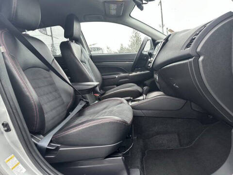 2024 Mitsubishi Outlander Sport SE