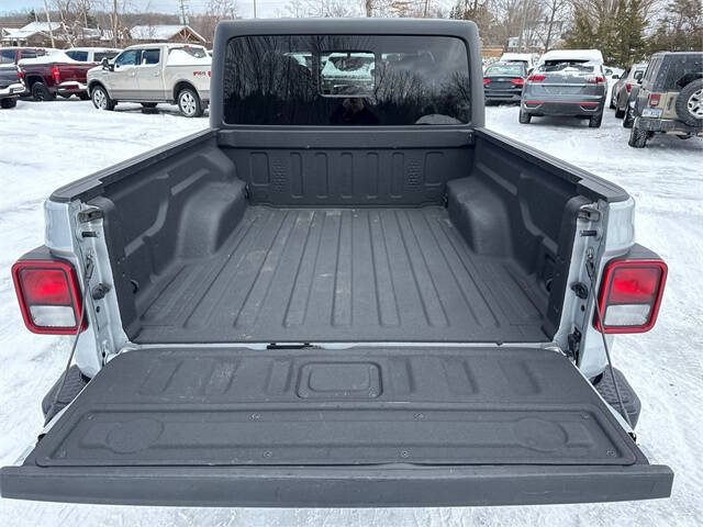 2022 Jeep Gladiator Willys