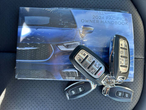 2024 Chrysler Pacifica Touring L
