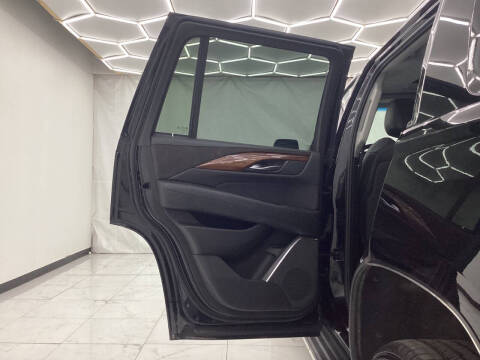 2017 Cadillac Escalade Luxury