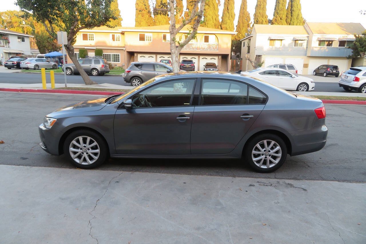 2012 Volkswagen Jetta for sale at The Car Vendor LLC in Bellflower, CA