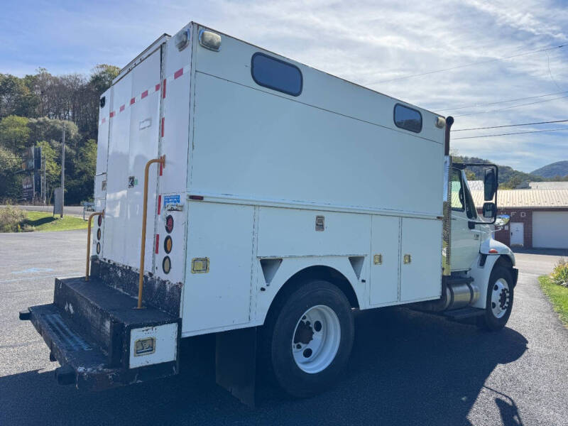 2004 International 4300