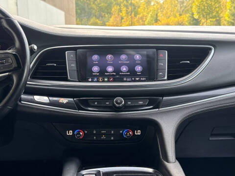 2022 Buick Enclave Essence