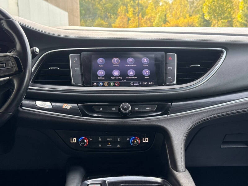 2022 Buick Enclave Essence