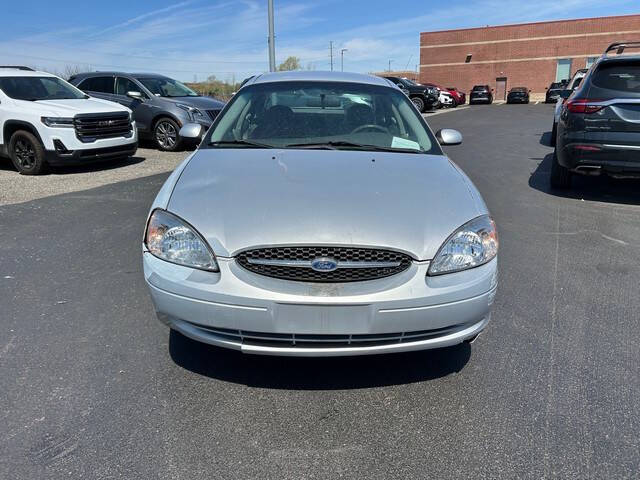 2003 Ford Taurus SE