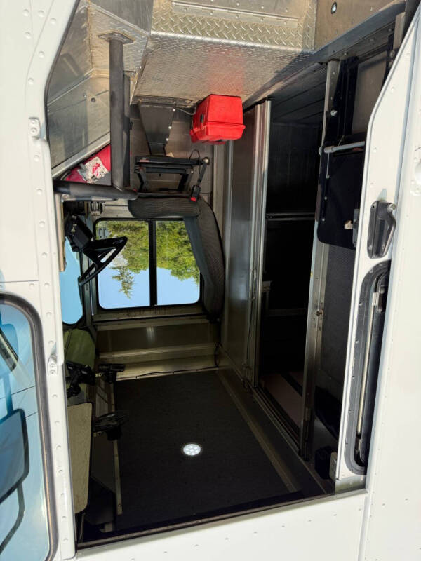 2020 Freightliner MT45 Chassis