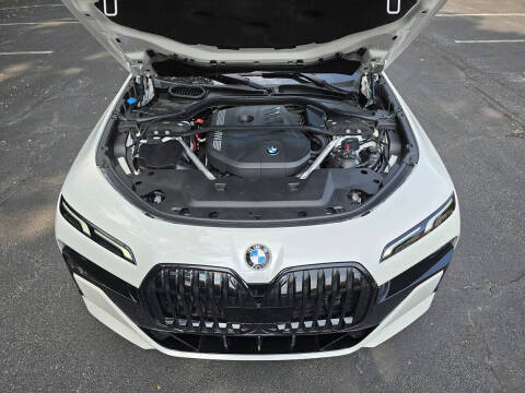 2023 BMW 7 Series 740i