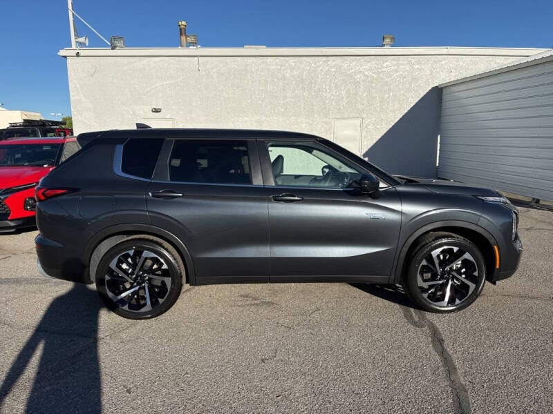 2025 Mitsubishi Outlander PHEV SE