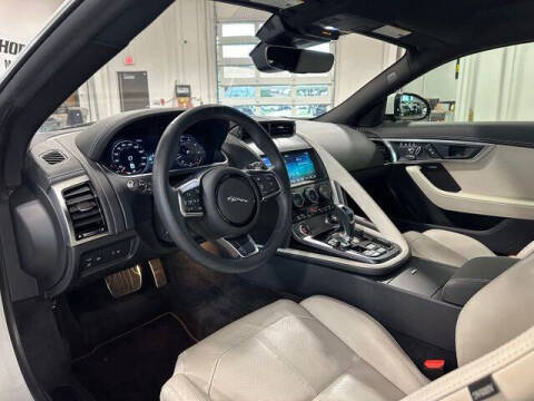 2023 Jaguar F-TYPE P450