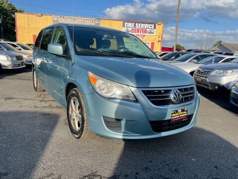 2010 Volkswagen Routan for sale at Virginia Auto Mall in Woodford VA