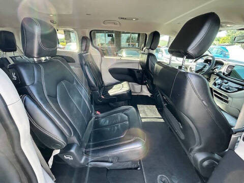 2022 Chrysler Pacifica Touring L