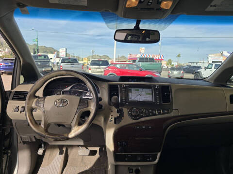 2013 Toyota Sienna XLE 8-Passenger