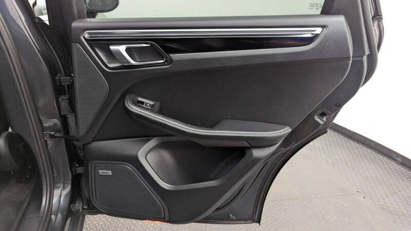 2020 Porsche Macan S