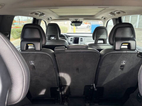 2016 Volvo XC90 T6 Momentum