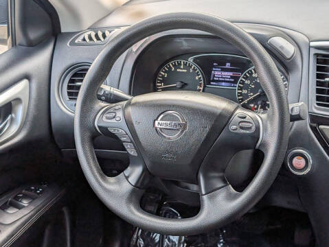 2020 Nissan Pathfinder S