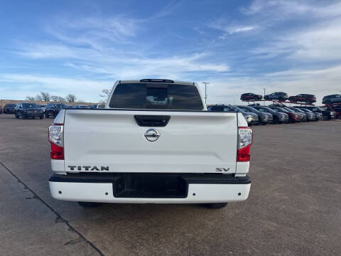 2021 Nissan Titan SV