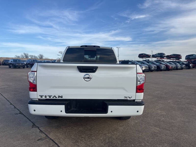 2021 Nissan Titan SV
