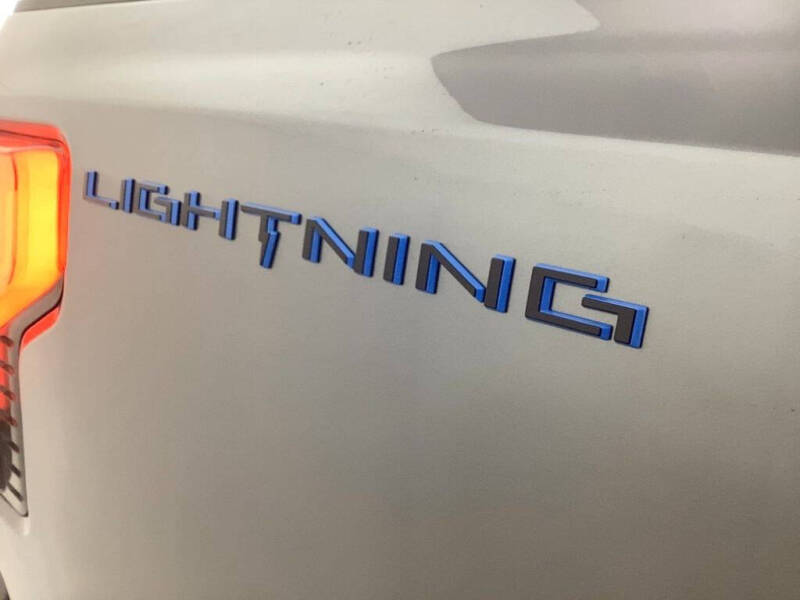 2025 Ford F-150 Lightning Lariat