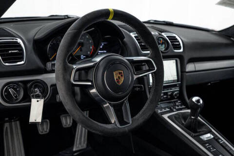 2016 Porsche Cayman GT4