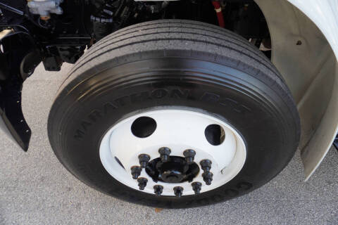 2018 Freightliner M2 106