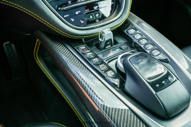 2021 Aston Martin DBX