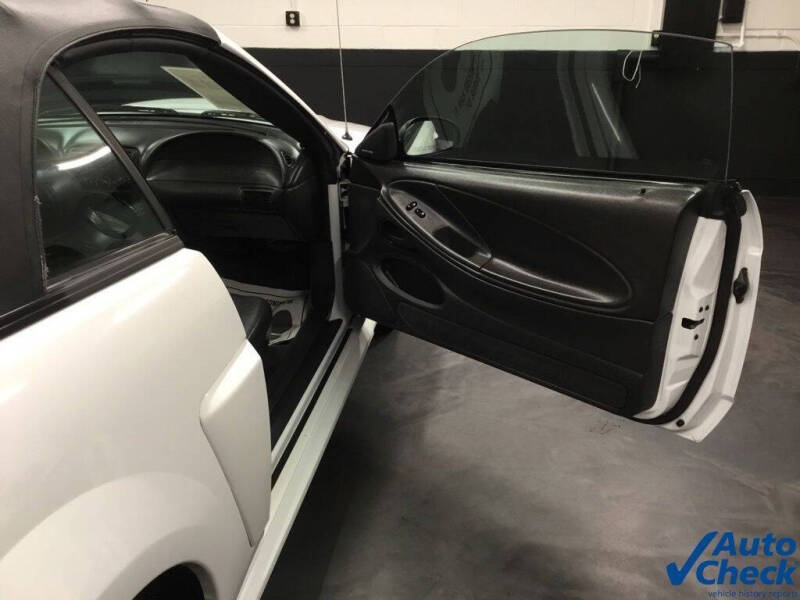 2003 Ford Mustang
