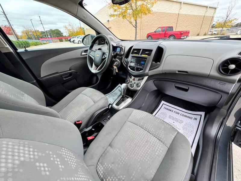 2013 Chevrolet Sonic LS Auto