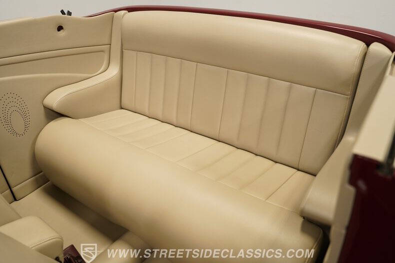 1937 Ford Cabriolet