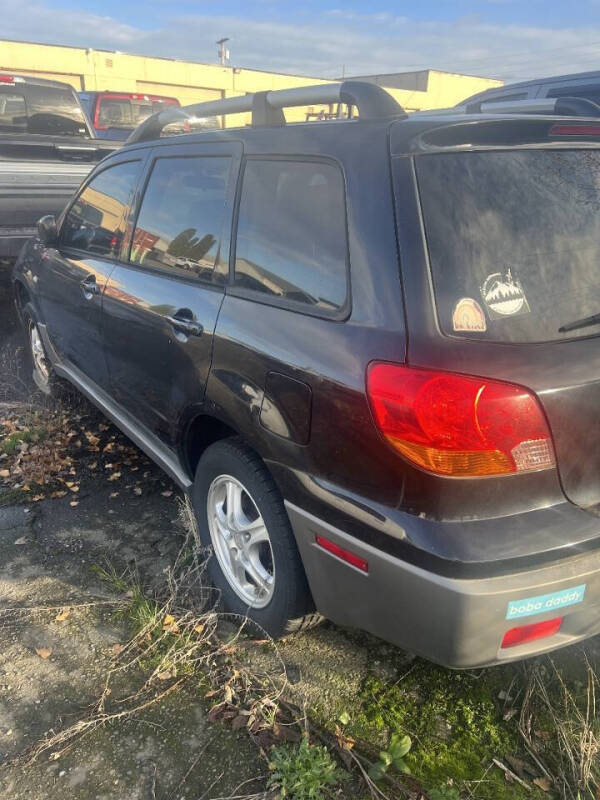 2003 Mitsubishi Outlander LS