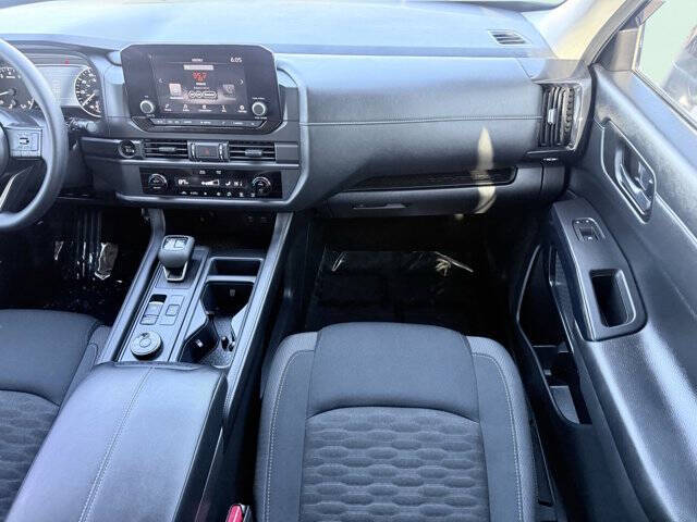 2025 Nissan Pathfinder S