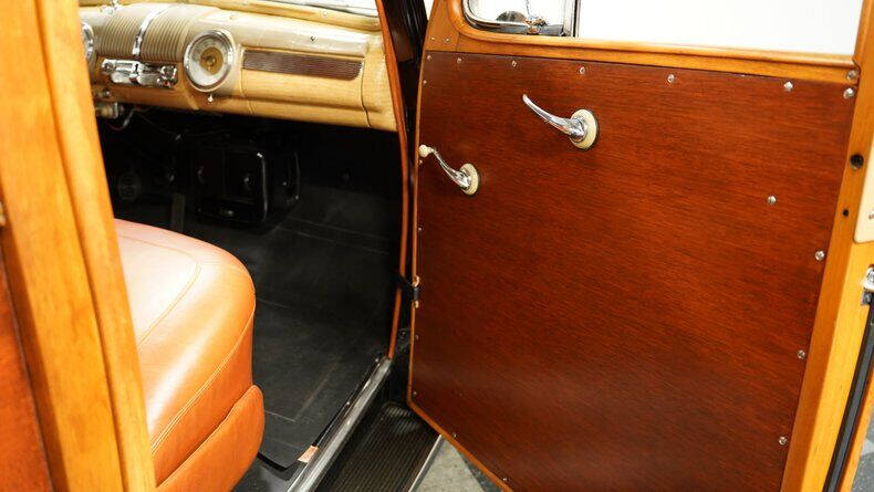 1948 Ford Super Deluxe