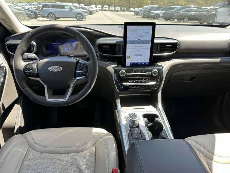 2022 Ford Explorer Platinum